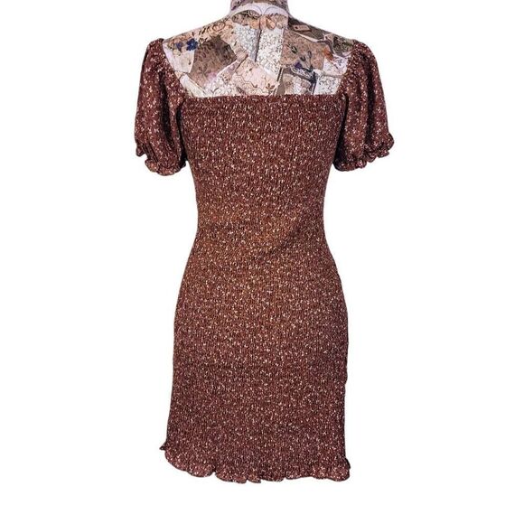 Blāshe Neutral Ditsy Floral Cottagecore Country Feminine Short Stretch Dress - Picture 6 of 10